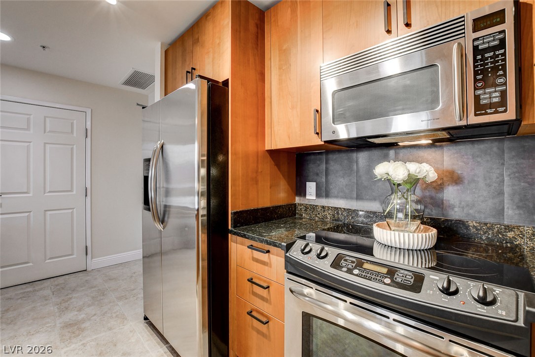 Photo 26 of 78, 200 W Sahara Avenue #1703