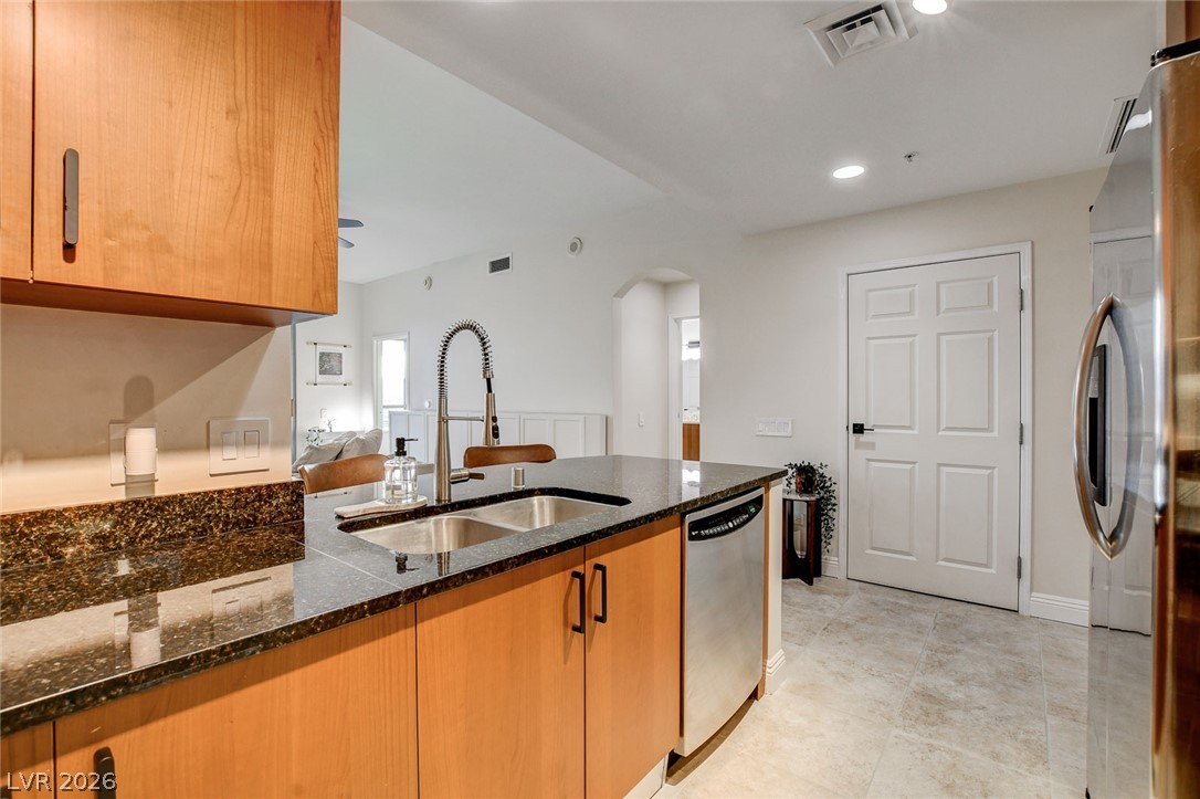 Photo 27 of 78, 200 W Sahara Avenue #1703