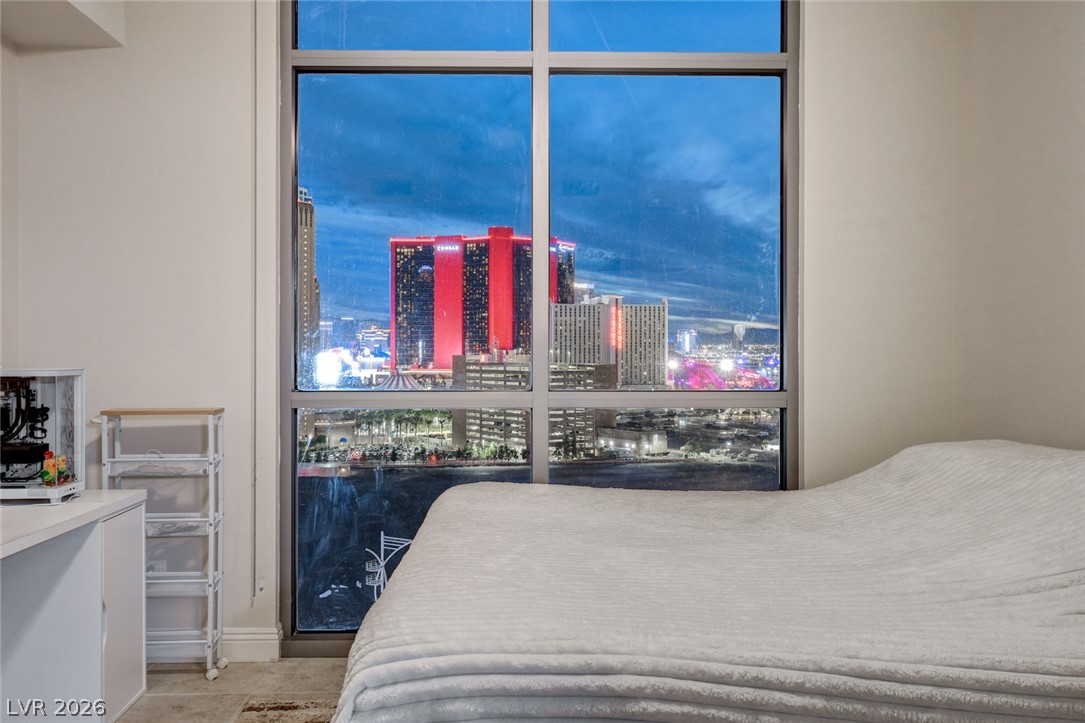 Photo 33 of 78, 200 W Sahara Avenue #1703