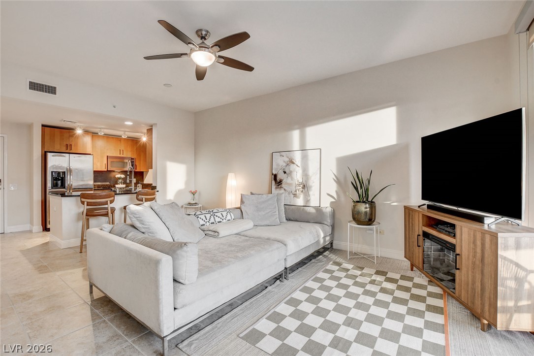 Photo 6 of 78, 200 W Sahara Avenue #1703