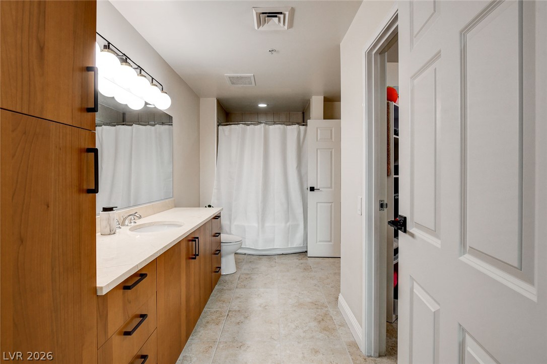 Photo 36 of 78, 200 W Sahara Avenue #1703