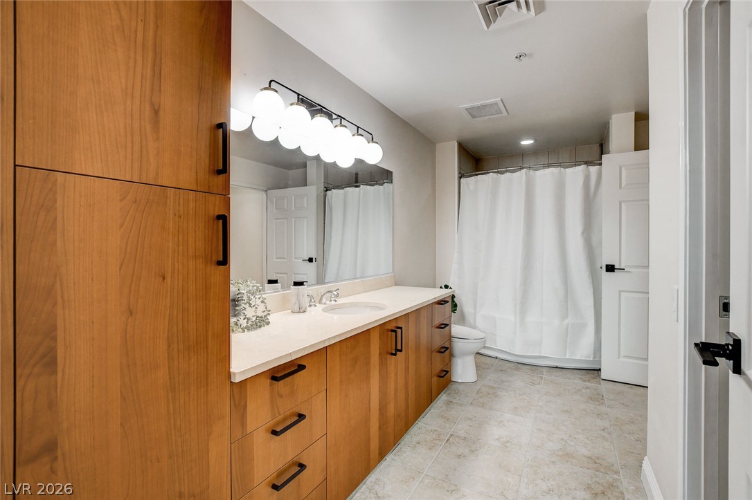 Photo 37 of 78, 200 W Sahara Avenue #1703