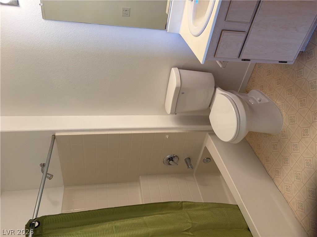 Photo 8 of 10, 1881 W Alexander Road #2148